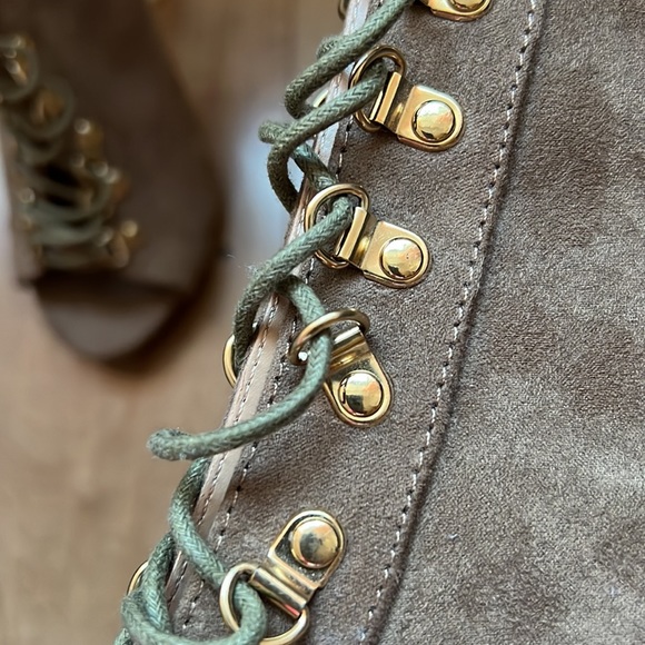 6.5 tan peep toe, lace up booties with clear heel and gold detail NWOT. - Picture 5 of 6